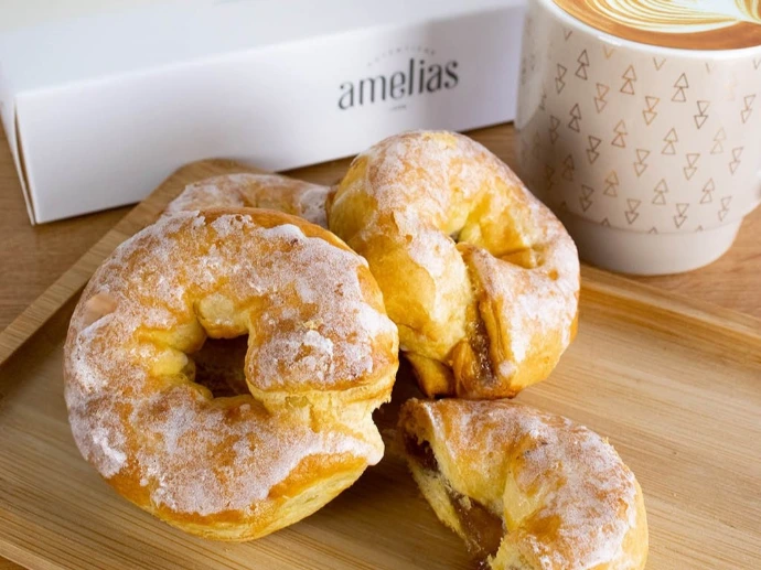 Amelias Nazaré, rosquillas de hojaldre de mantequilla rellenas de cabello de ángel